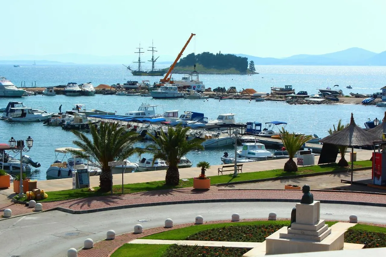 Buco Seafront Apartments & Fastfood Pakostane Croatia