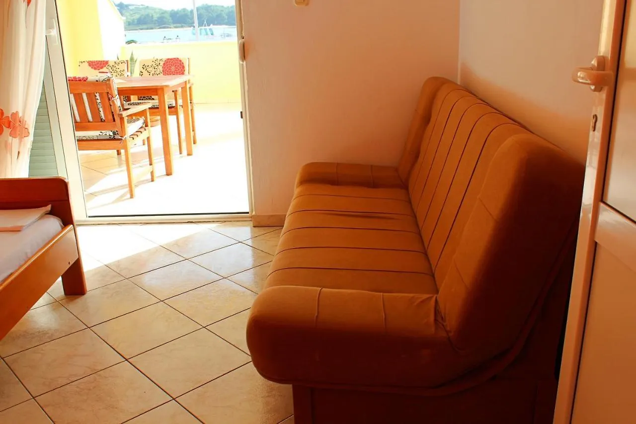 Buco Seafront Apartments & Fastfood Pakostane 0*,