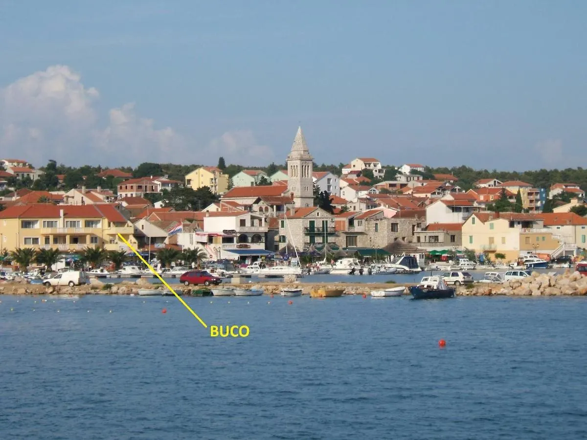 Buco Seafront Apartments & Fastfood Pakoštane 0*,  Chorvatsko